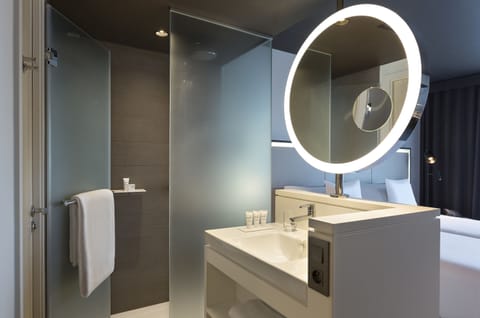 Eco-friendly toiletries, towels, soap, shampoo