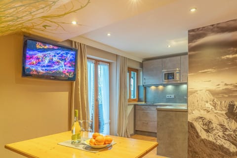 Superior Condo (Adlerhorst) | Living area | Flat-screen TV