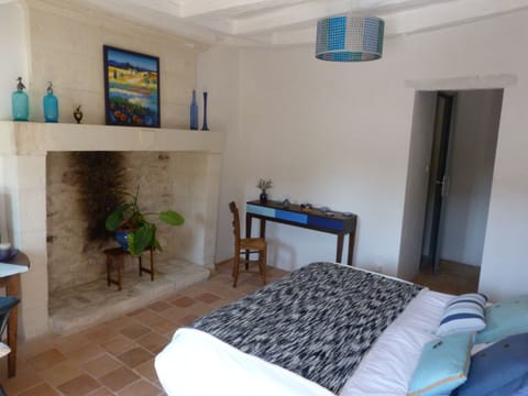 Double Room (Paisibleue) | Individually decorated, individually furnished, free WiFi, bed sheets