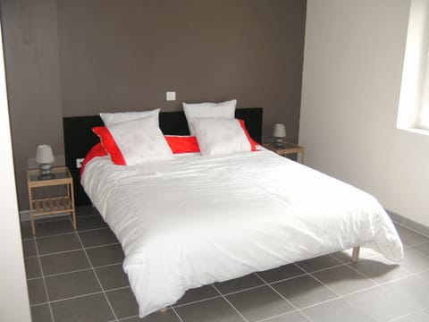 Double Room, Accessible (Beige) | Individually decorated, individually furnished, desk, soundproofing