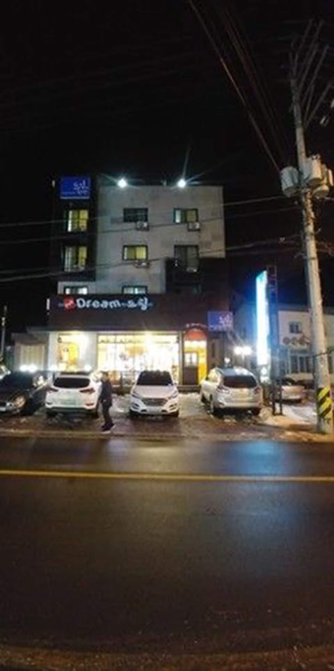 Front of property - evening/night