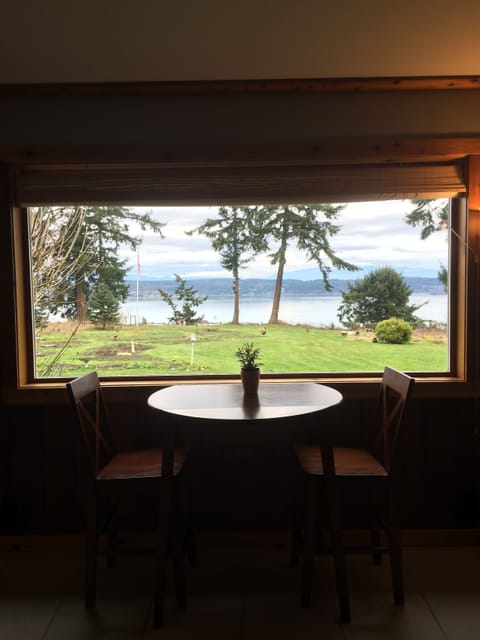 Double Room, 1 Queen Bed, Non Smoking, Ocean View | Water view
