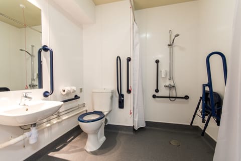 Twin Room, Accessible | Bathroom | Free toiletries, towels