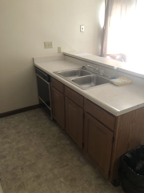 Whirlpool Suite | Private kitchen | Fridge, microwave, dining tables