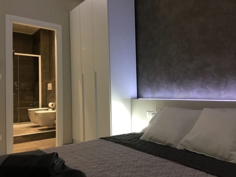 Executive Room, Balcony | In-room safe, desk, blackout drapes, soundproofing