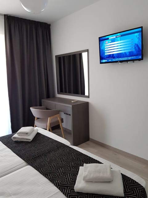 Apartment, 1 Bedroom | Soundproofing, iron/ironing board, free cribs/infant beds, free WiFi