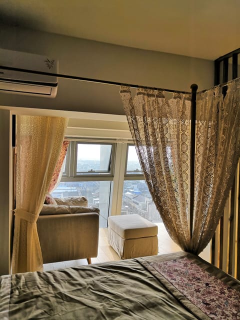 Apartment, 1 Bedroom | Desk, blackout drapes, rollaway beds (surcharge), WiFi (free)