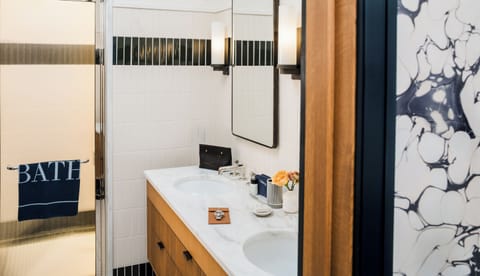 Frette Italian sheets, premium bedding, minibar, in-room safe