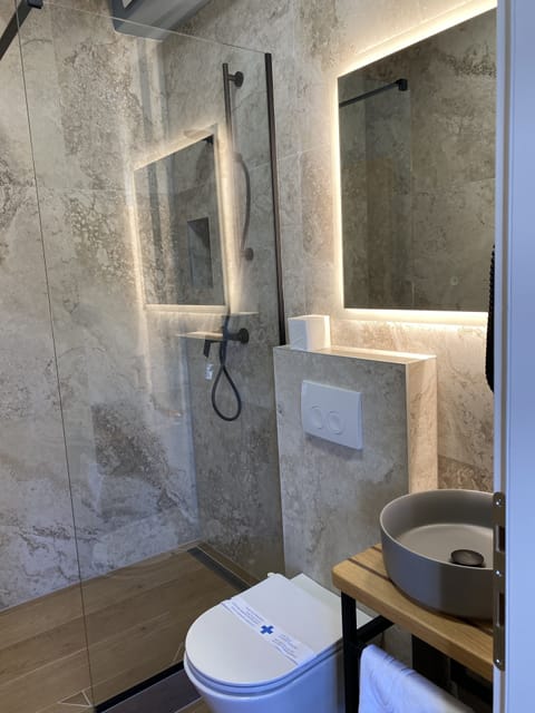 Deluxe Double Room | Desk, free WiFi, bed sheets