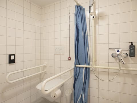 Shower, towels, soap, shampoo