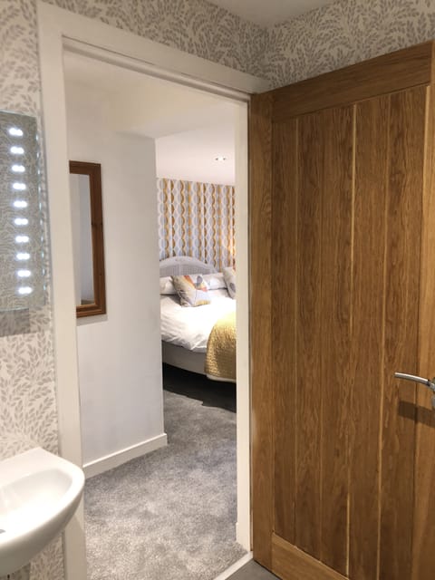 Double Room (Room 2) | Desk, blackout drapes, soundproofing, iron/ironing board