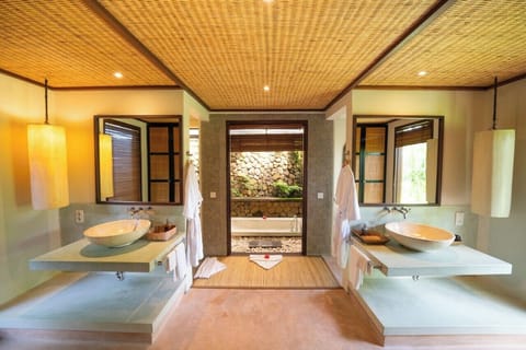 Luxury Villa, Non Smoking, Pool View | Bathroom | Free toiletries, hair dryer, bathrobes, slippers