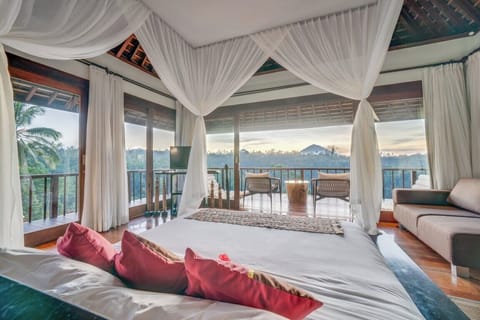 Exclusive Villa, Non Smoking, Valley View | Minibar, in-room safe, desk, blackout drapes