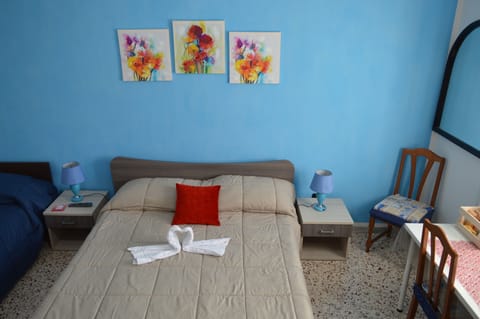 Individually decorated, individually furnished, desk, free WiFi