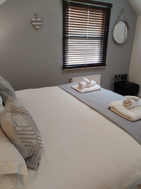 Premium Apartment, 2 Bedrooms | Premium bedding, memory foam beds, in-room safe, individually decorated