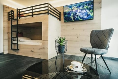 In-room safe, desk, free WiFi