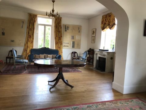 Comfort Double or Twin Room, Non Smoking, Garden View | Living room | 100-cm TV with cable channels, DVD player