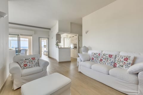 Comfort Apartment, 2 Bedrooms | Living area | Flat-screen TV