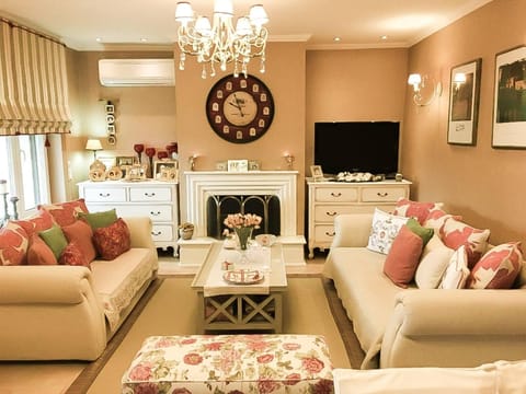Family Villa, Mountain View | Living area | Flat-screen TV
