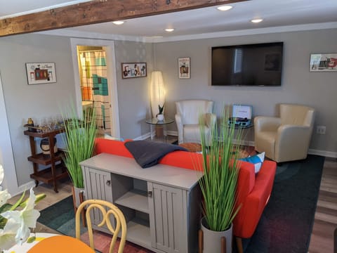 Standard Apartment, Ensuite (Upstairs Apartment ) | Interior