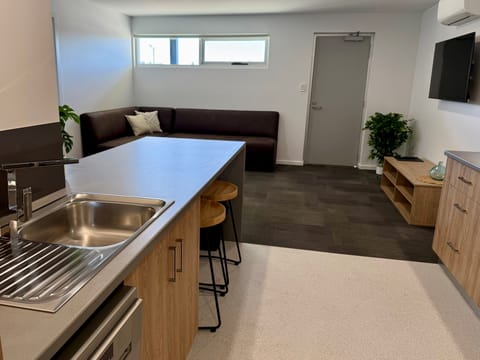 Apartment | Living area | Flat-screen TV