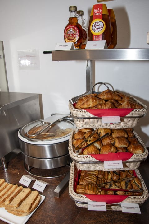 Daily buffet breakfast (EUR 12.50 per person)