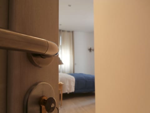 Standard Triple Room, 1 Bedroom, Balcony | Room amenity