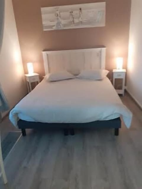 Premium bedding, down comforters, free WiFi, bed sheets