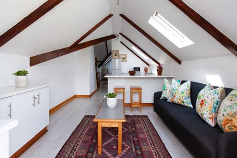 Classic Loft | Living room | Flat-screen TV