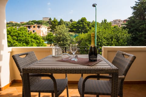 Deluxe Double Room, Patio | Balcony