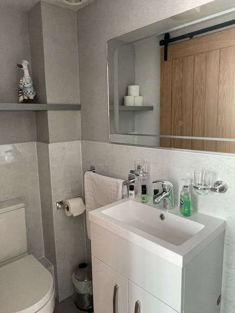 Deluxe Double Room, Ensuite, Harbor View (1st floor room 1) | Bathroom