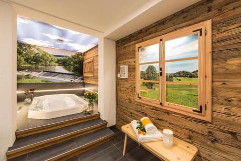 Shower, free toiletries, hair dryer