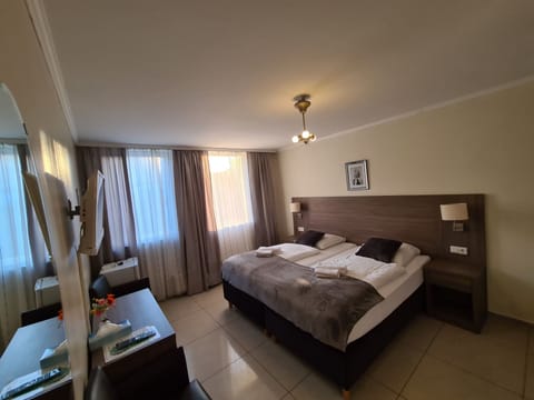 Double Room | Minibar, desk, laptop workspace, free WiFi