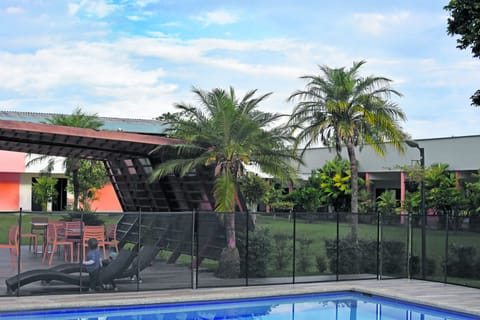 Exercise/lap pool