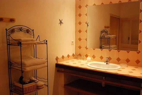 Family Apartment | Bathroom sink