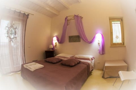 Individually decorated, individually furnished, desk, soundproofing