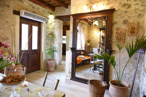 Villa, Hill View | In-room dining