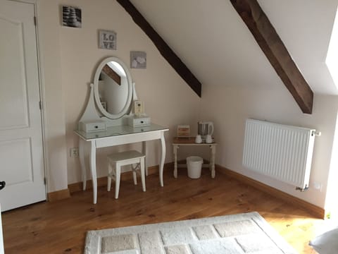 Double Room (Magnolia, 17 sq m) | Individually decorated, individually furnished, free WiFi, bed sheets