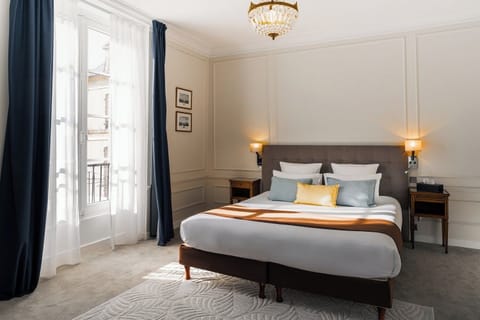 In-room safe, desk, blackout drapes, soundproofing