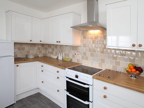 Cottage, Private Bathroom (Willow Farm Cottage) | Shared kitchen