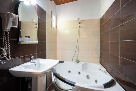 Superior Room with Jacuzzi & Terrace | 1 bedroom, Frette Italian sheets, premium bedding, down comforters