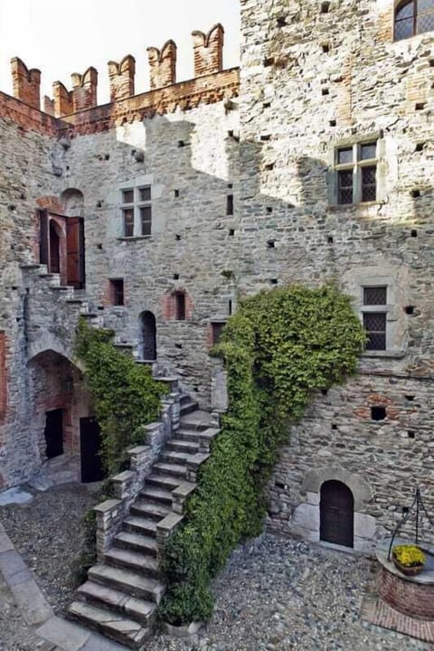 Economy Studio | Exterior