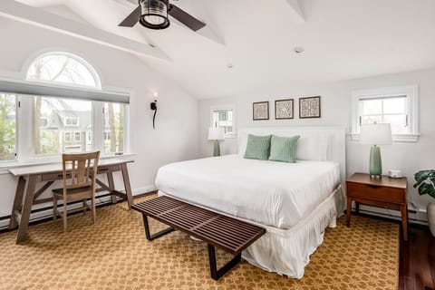 Apartment | Individually decorated, individually furnished, desk, laptop workspace