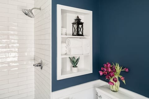 Cathedral | Bathroom | Free toiletries, hair dryer, bathrobes, towels