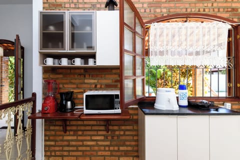 Family House, Pool View (2) | Private kitchen | Fridge, microwave, oven, stovetop