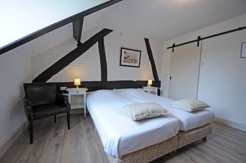Comfort Double Room (Brouwerkamer) | In-room safe, free WiFi, bed sheets
