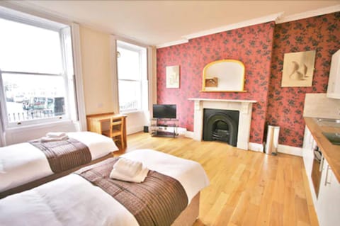 Studio, Non Smoking | Desk, iron/ironing board, free WiFi, bed sheets