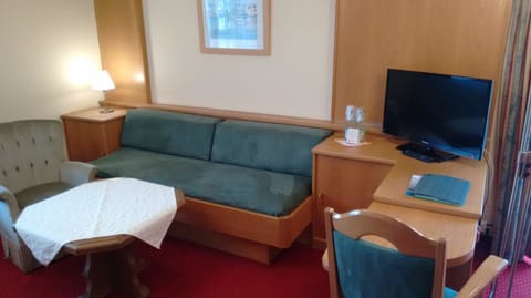 Double Room | Living area | 80-inch TV with digital channels