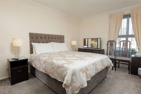 Standard Double Room, 1 Double Bed, Non Smoking | Desk, blackout drapes, iron/ironing board, free WiFi