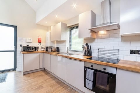 Apartment, 3 Bedrooms (No 4 Split Level) | Private kitchen | Fridge, microwave, oven, stovetop